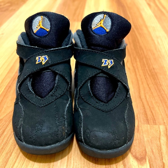 Air Jordan 8 Retro - Picture 2 of 5